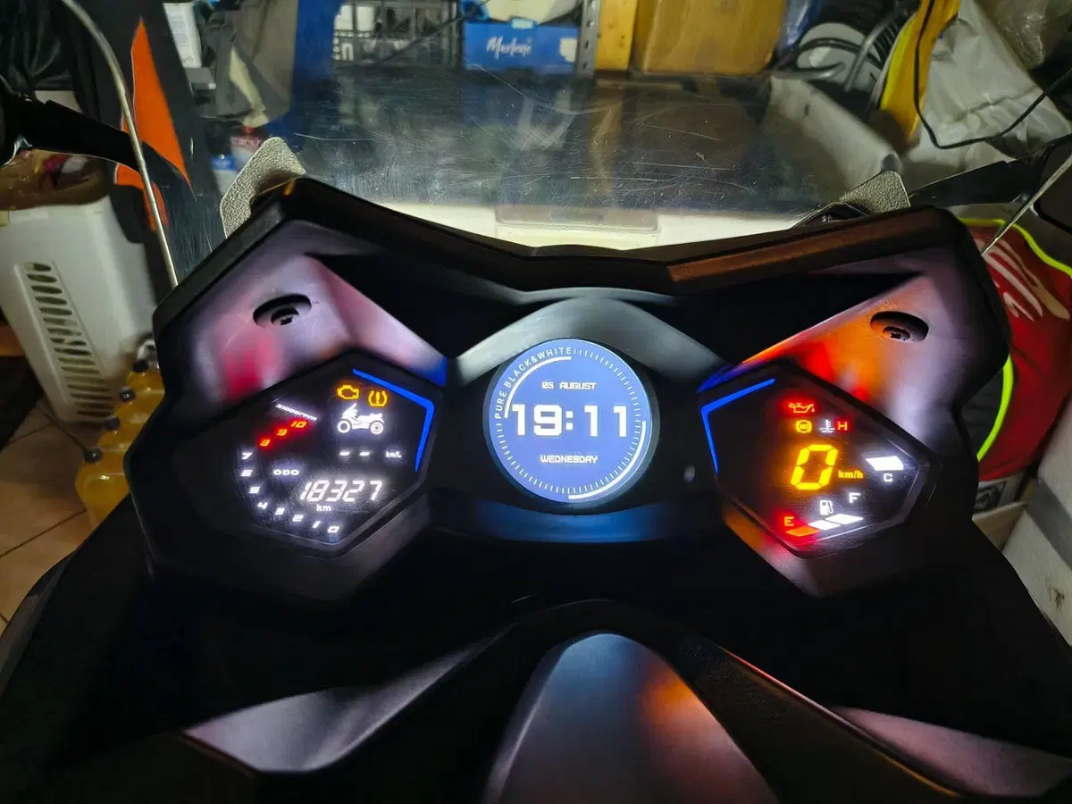 Kymco AK 550 (2017 - 19) (2)
