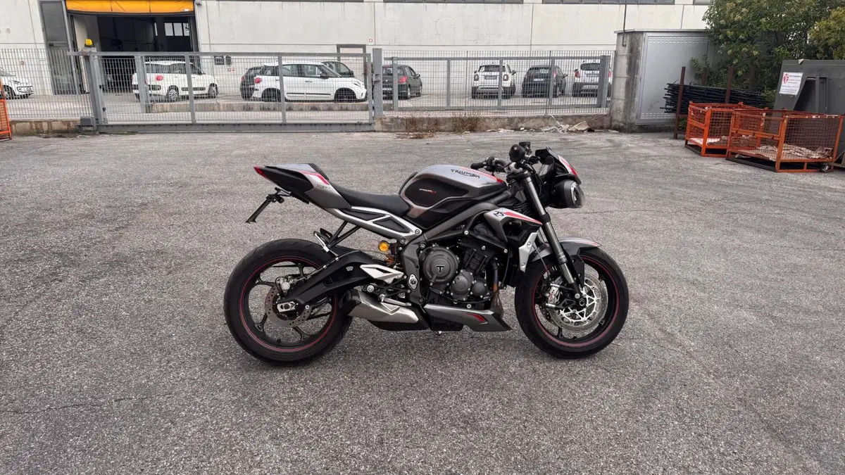 Triumph Street Triple RS (2020 - 22) (2)