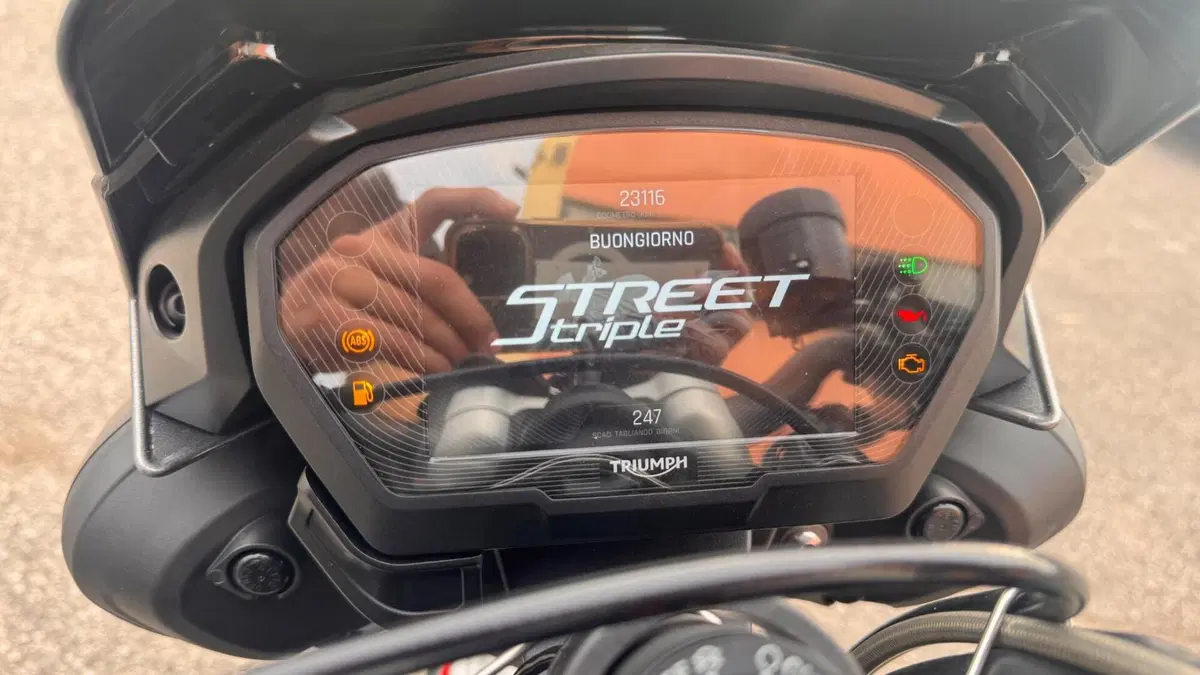 Triumph Street Triple RS (2020 - 22) (5)