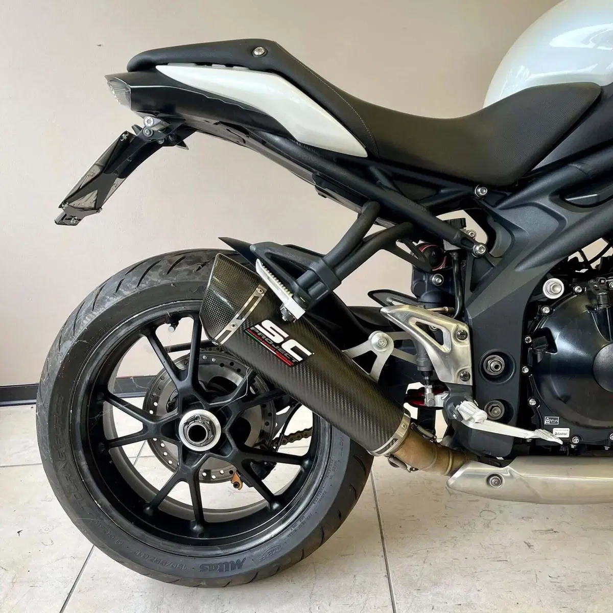 Triumph Speed Triple 1050 (2011 - 13) (5)