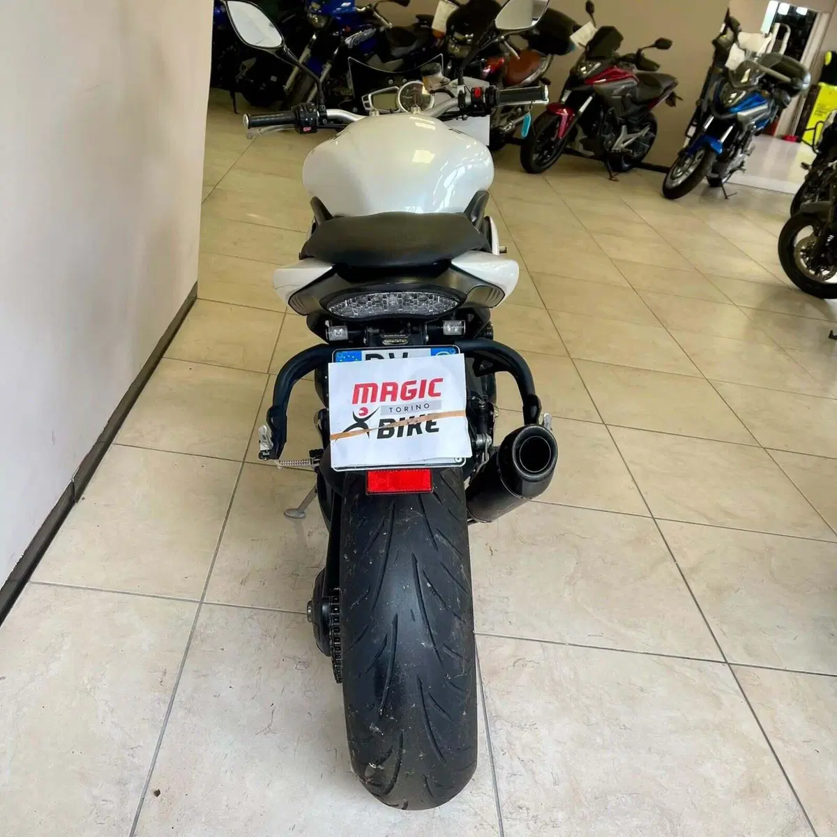 Triumph Speed Triple 1050 (2011 - 13) (6)