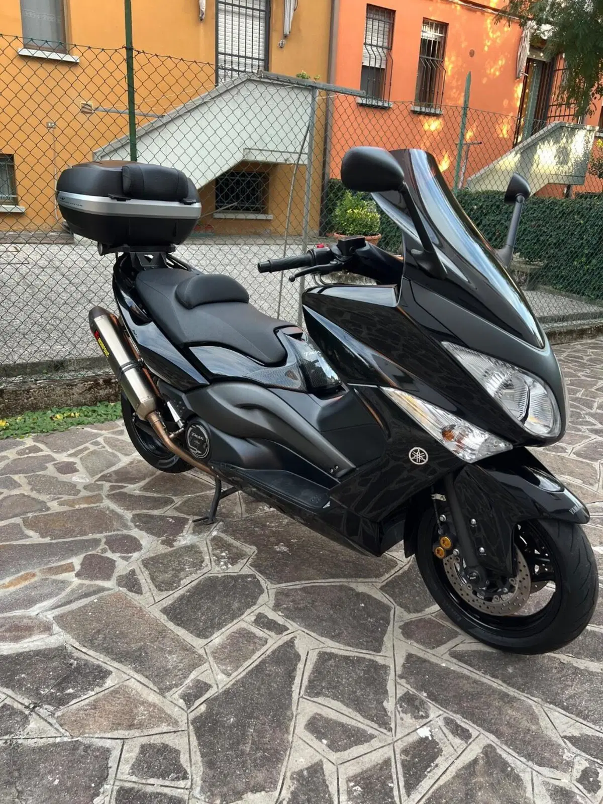 Yamaha T-Max 500 White Max (2010 - 11) (2)