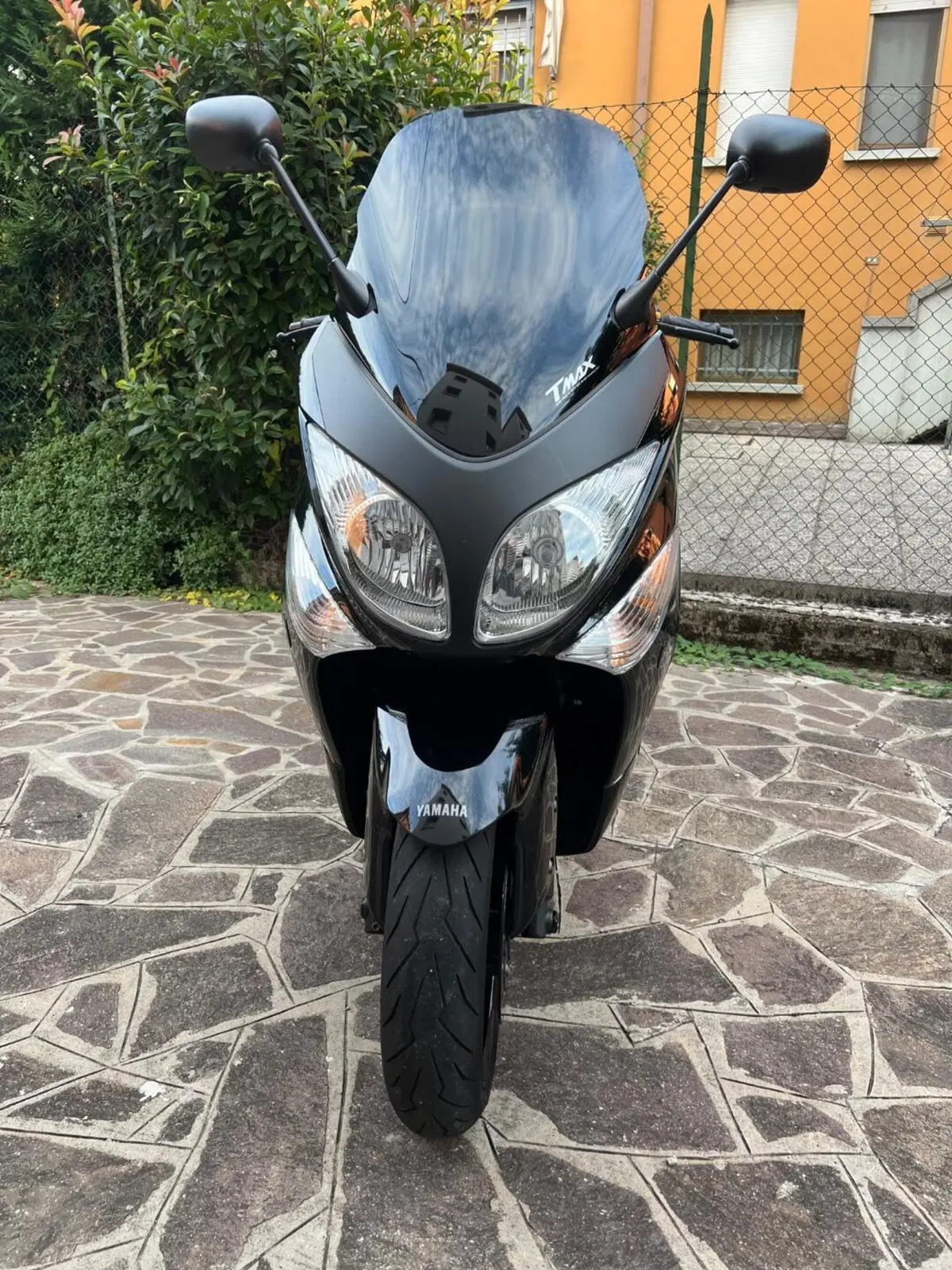 Yamaha T-Max 500 White Max (2010 - 11) (3)