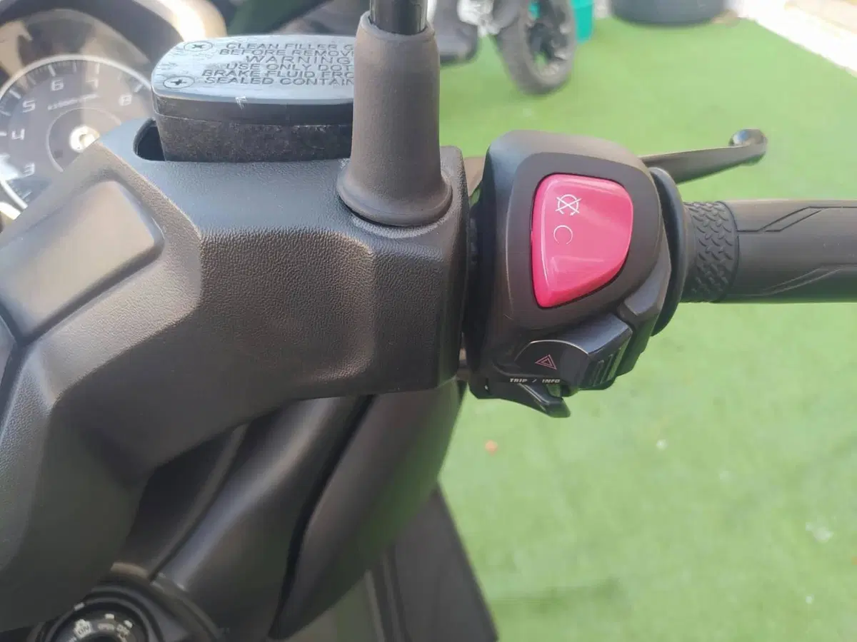 Yamaha X-Max 400 ABS (2017 - 20) (11)