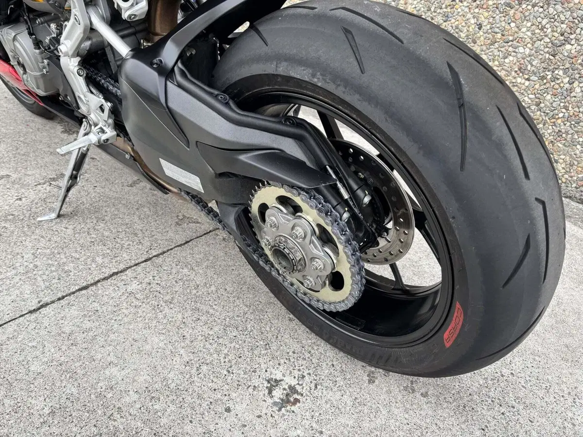 Ducati Streetfighter V2 (2022 - 24) (8)