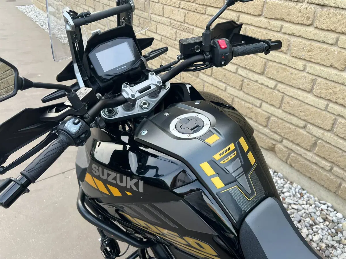 Suzuki V-Strom 1050XT (2020 - 23) (8)