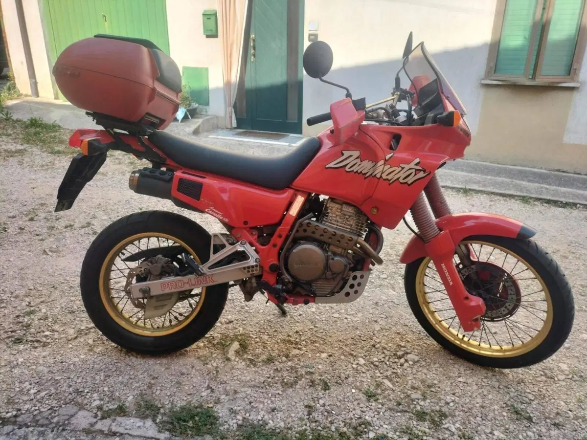 Honda NX 650 DOMINATOR