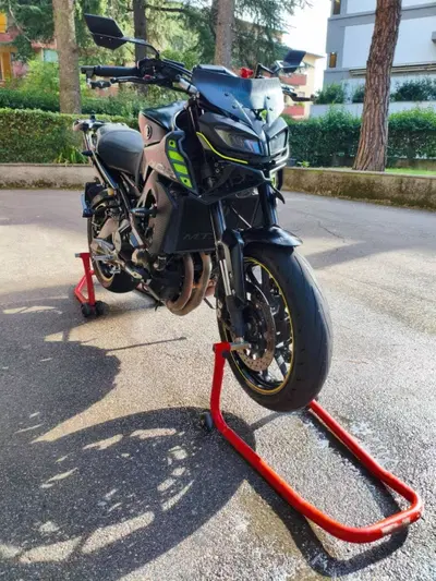 Yamaha MT-09 (2017 - 20) usata