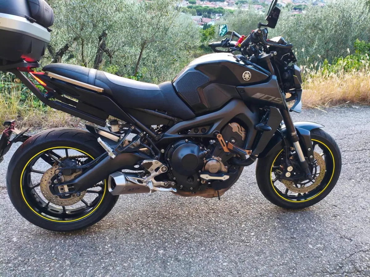 Yamaha MT-09 (2017 - 20) (10)