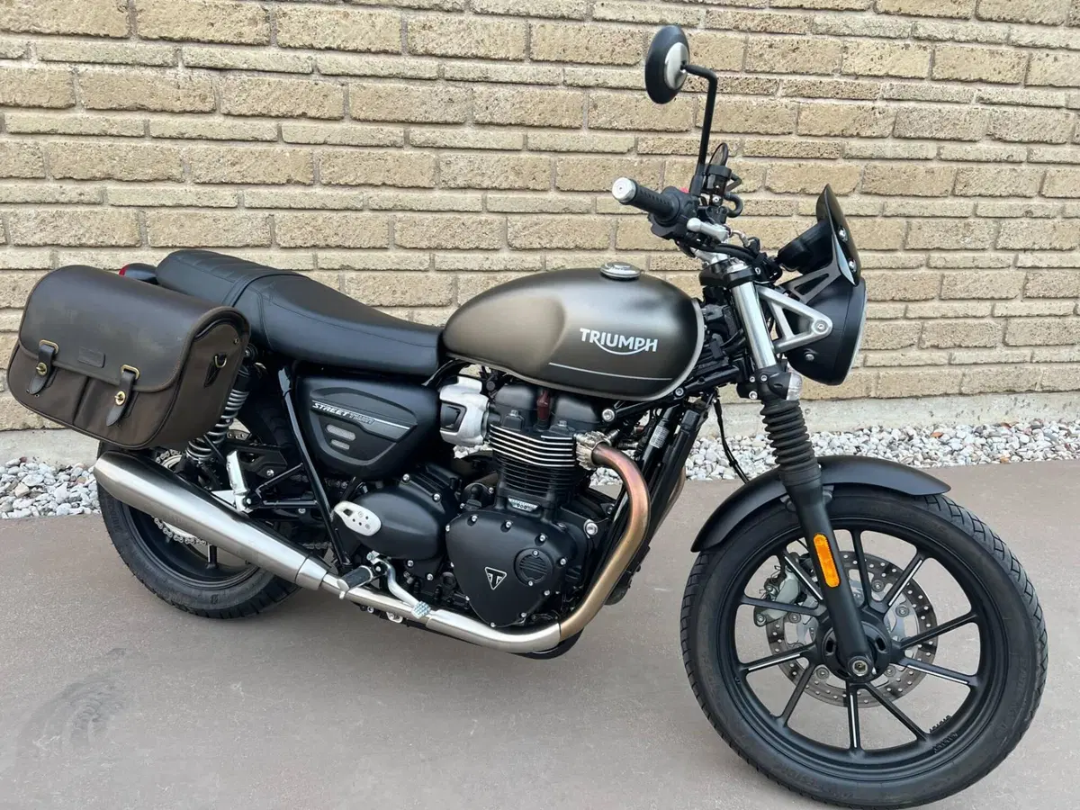 Triumph Street Twin 900 (2021 - 22)