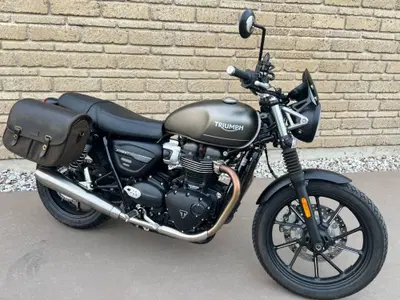 Triumph Street Twin 900 (2021 - 22) usata