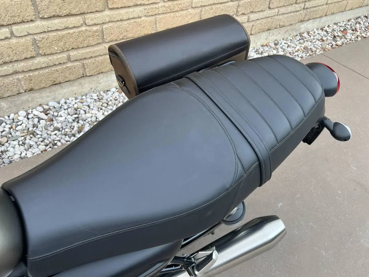 Triumph Street Twin 900 (2021 - 22) (5)