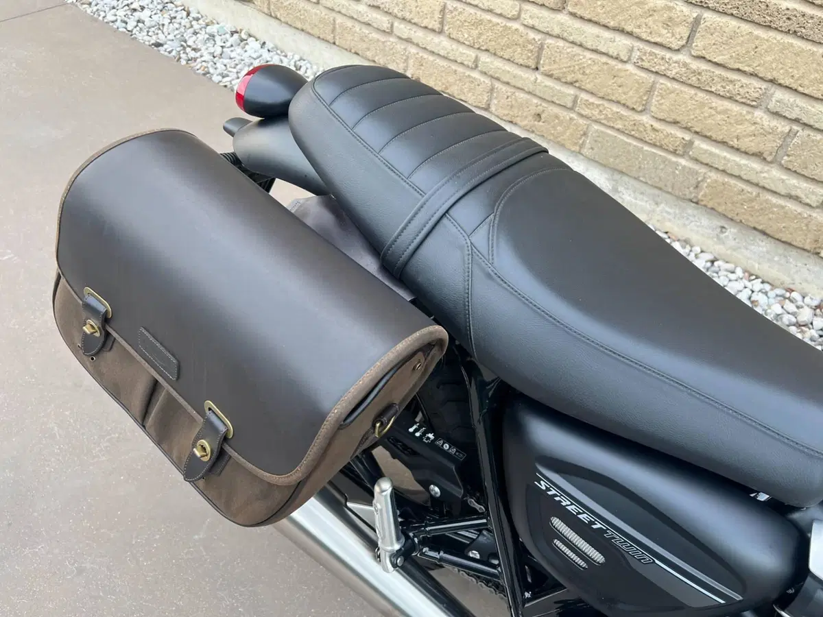 Triumph Street Twin 900 (2021 - 22) (7)
