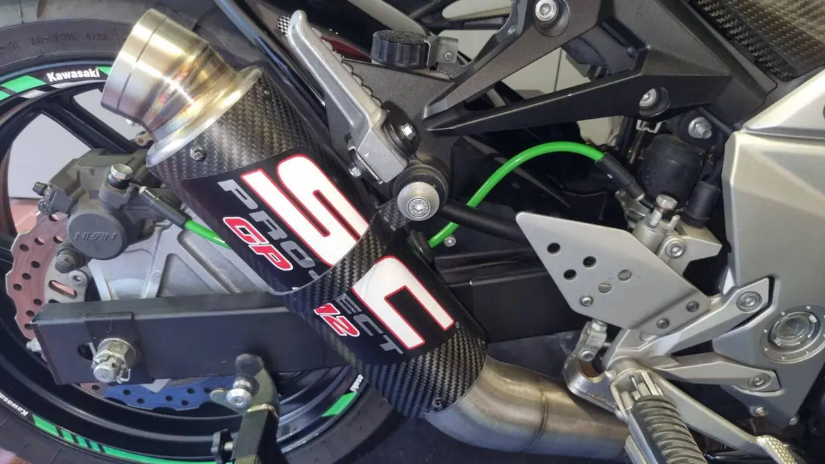 Kawasaki Z 750 (2007 - 14) (9)