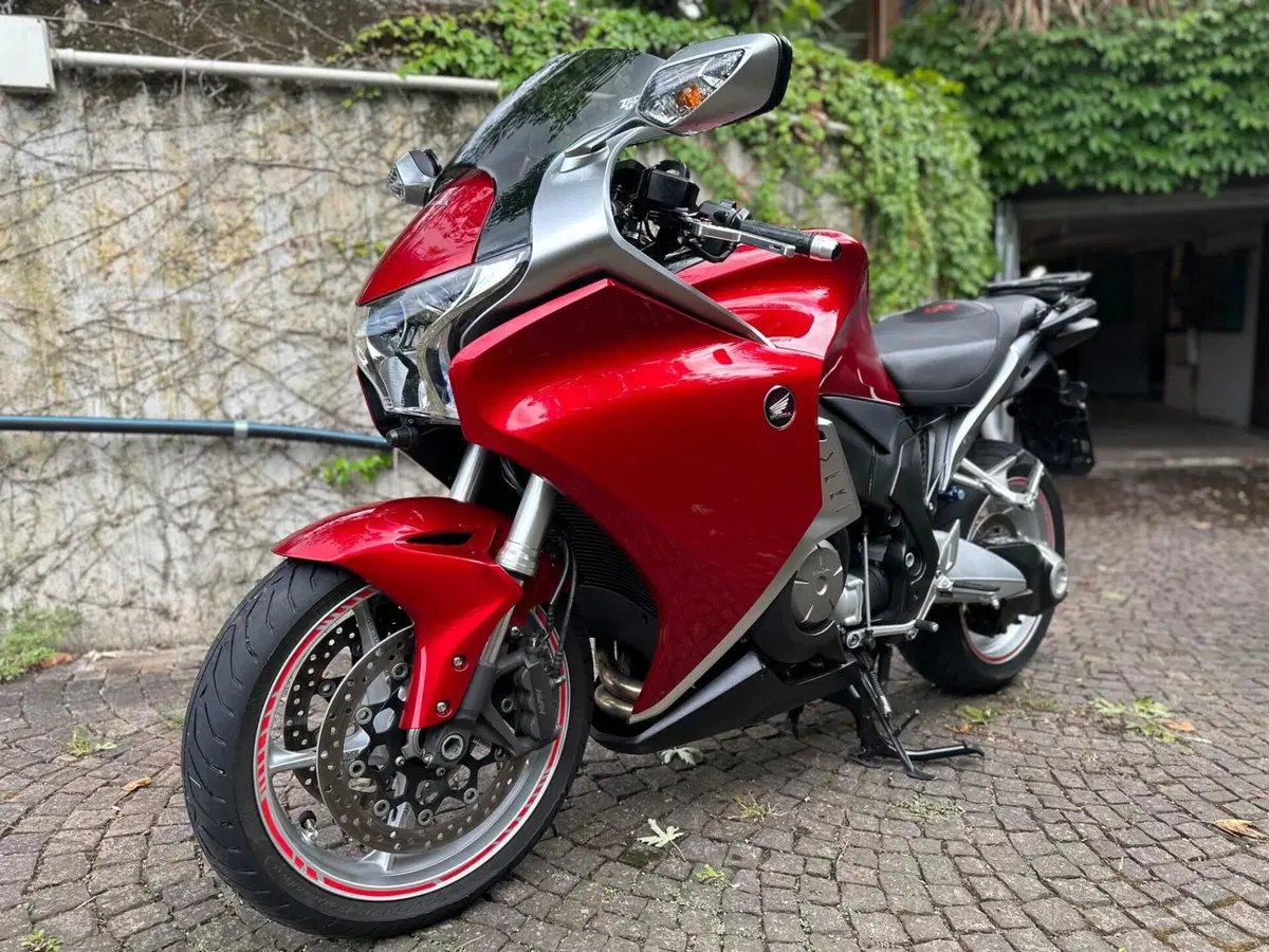 Honda VFR 1200 F ABS (2009 - 16) (6)