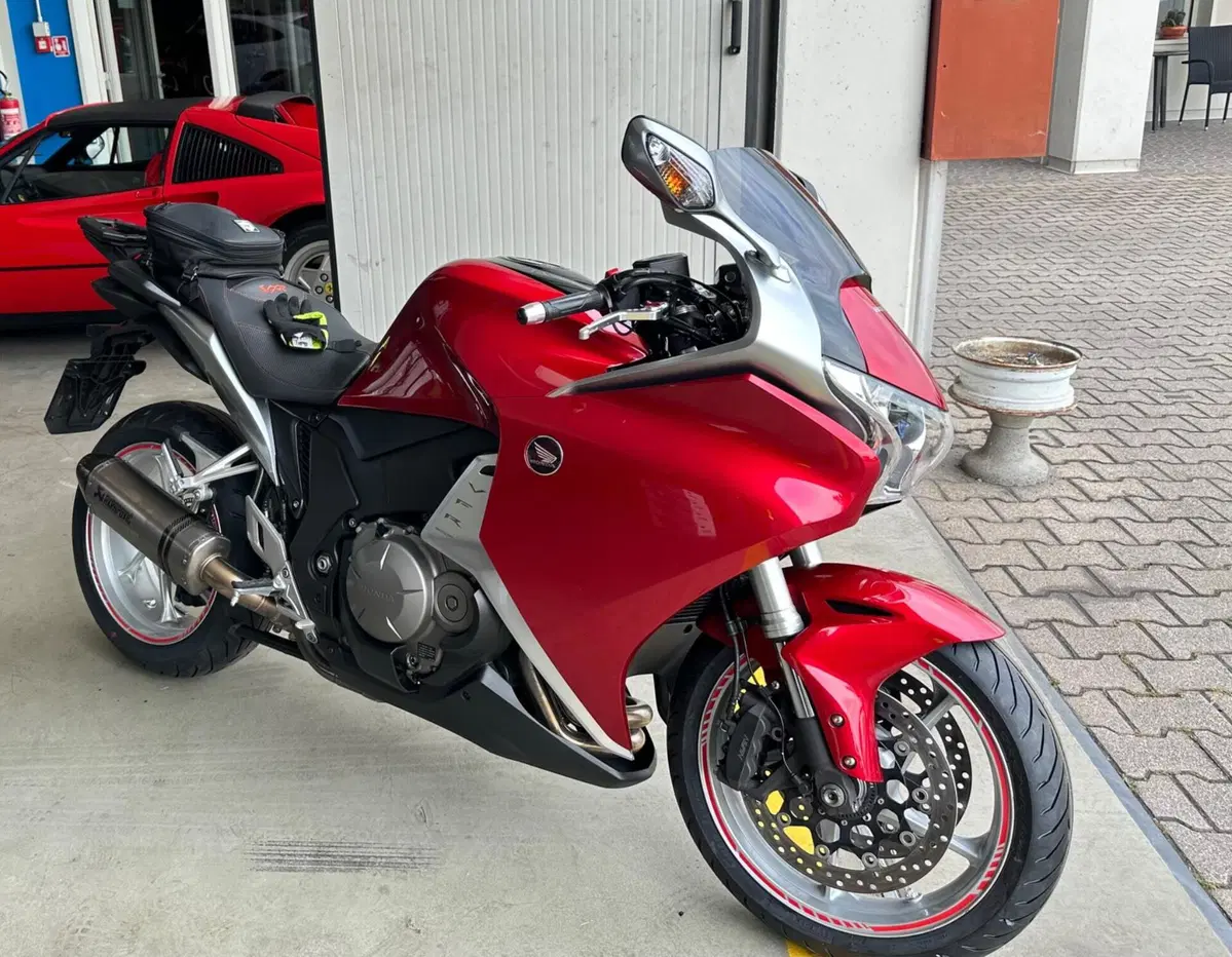 Honda VFR 1200 F ABS (2009 - 16) (8)
