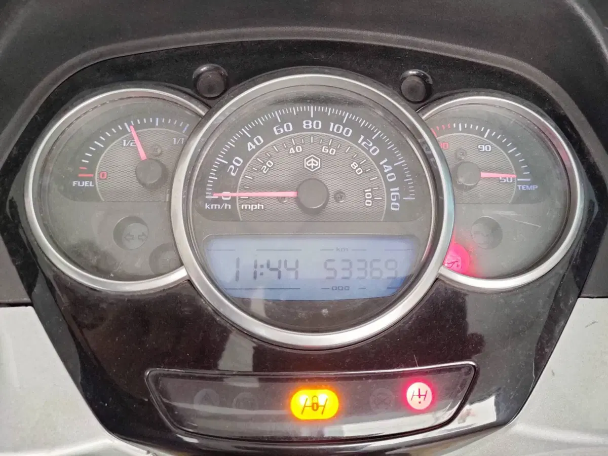 Piaggio MP3 300 (2010 - 11) (7)