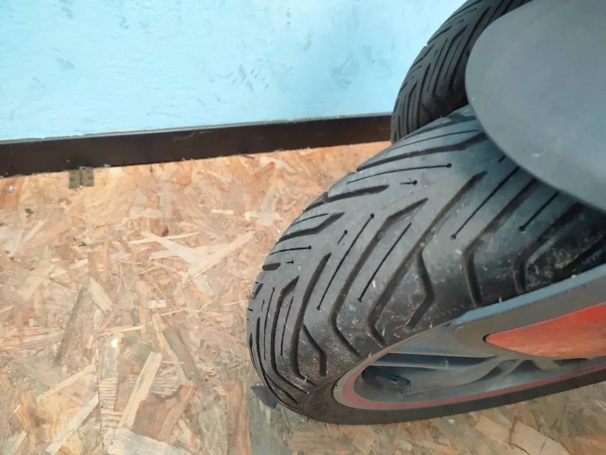 Piaggio MP3 300 (2010 - 11) (9)