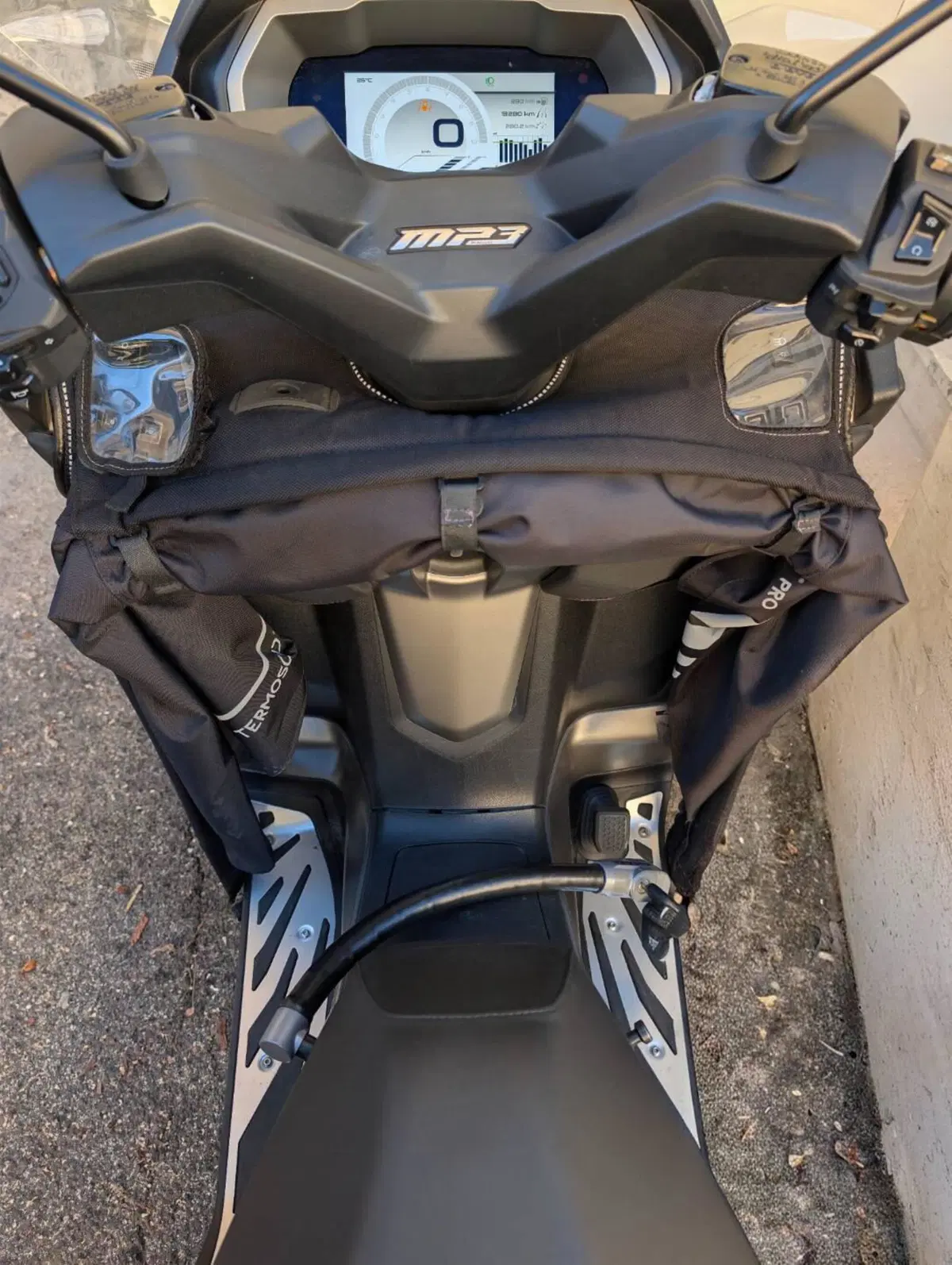 Piaggio MP3 530 Hpe Exclusive (2025 - 26) (6)