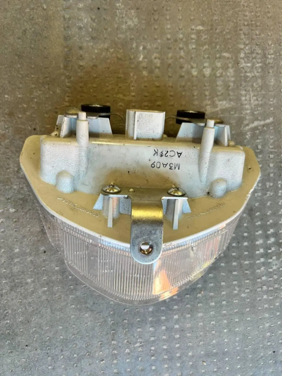 Fanale posteriore Suzuki GSR 750 2010/2015 (2)