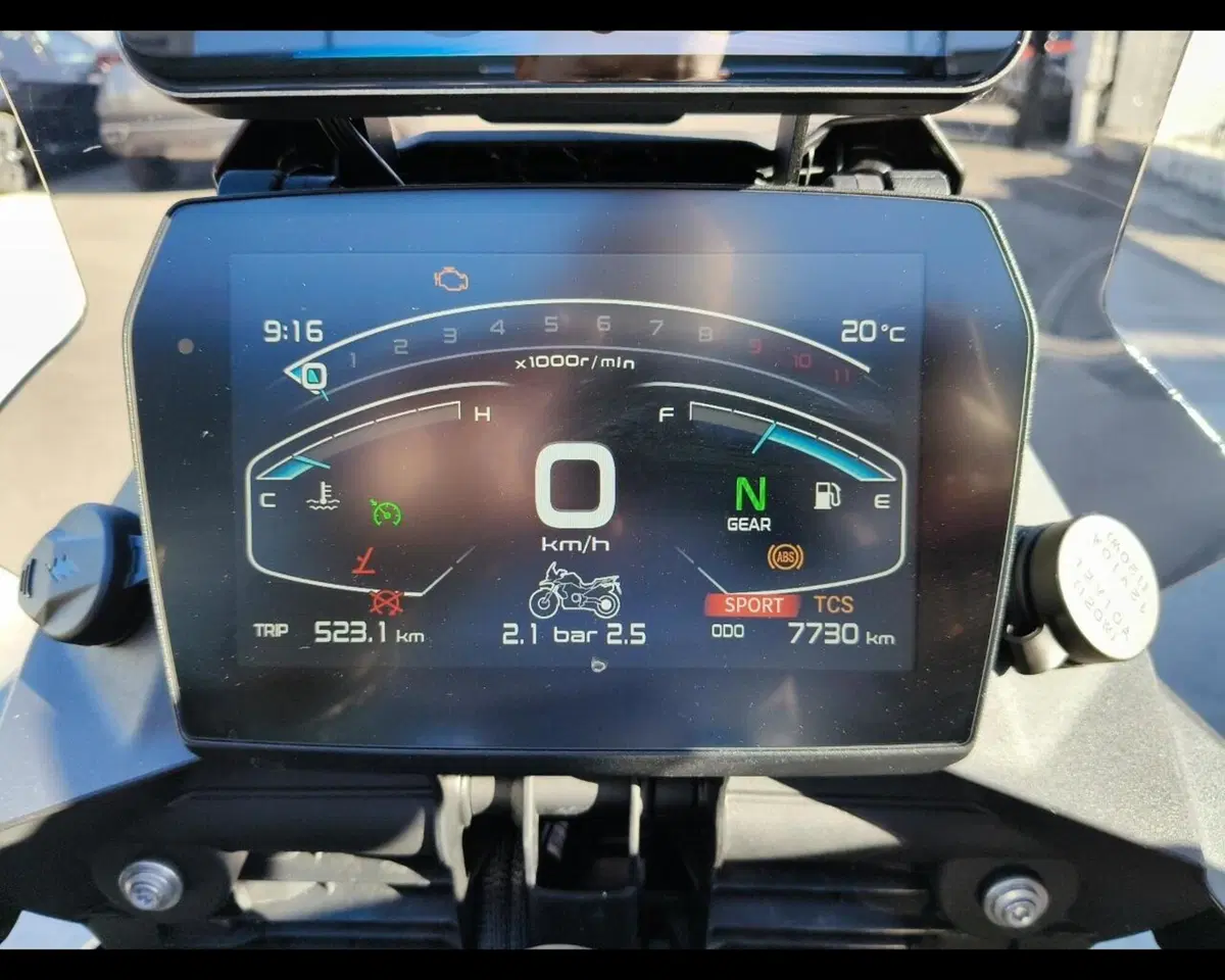 Voge Valico 650DSX (2021 - 24) (9)