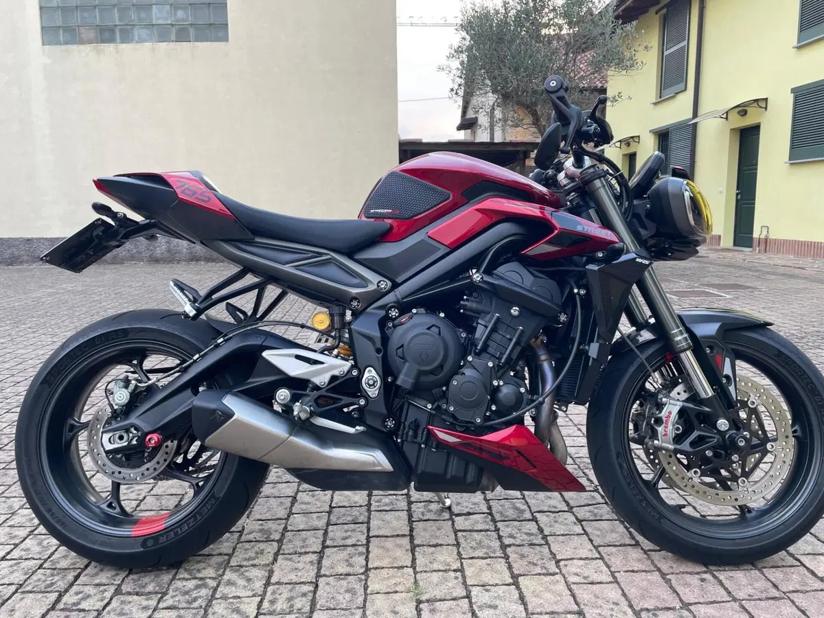 Triumph Street Triple 765 RS (2023 - 26) (2)