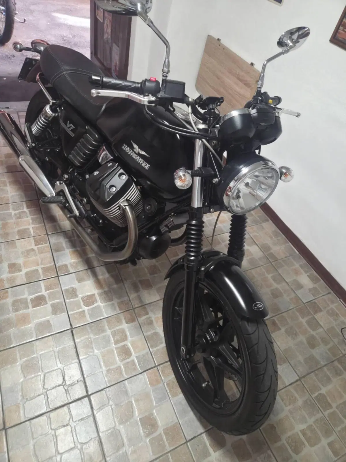 Moto Guzzi V7 Classic (2008 - 12) (2)
