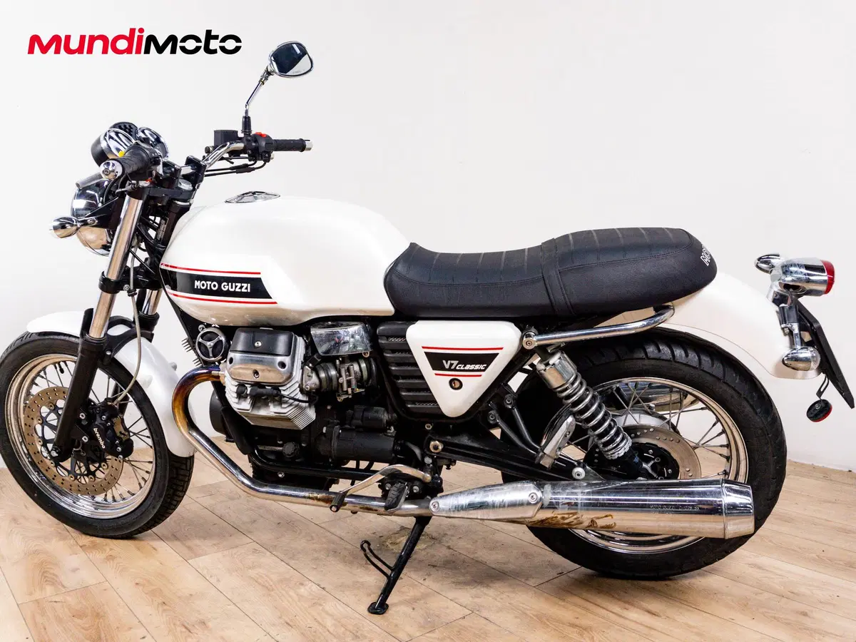 Moto Guzzi V7 Classic (2008 - 12) (7)