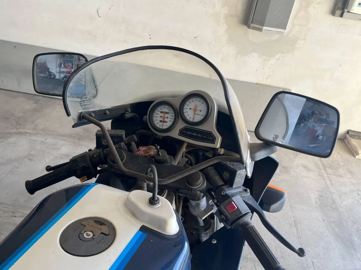 Suzuki GSX-R 1100 (7)