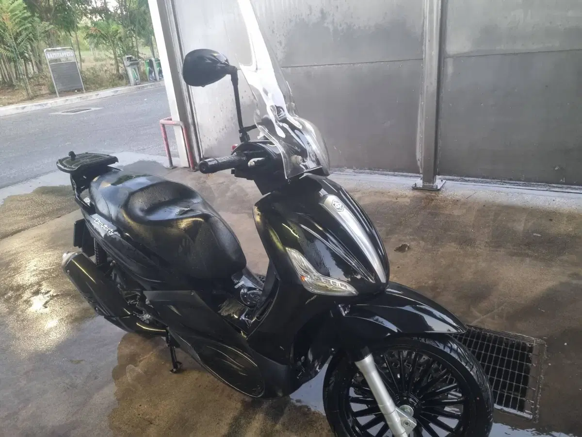 Piaggio Beverly 300 i.e. (2010 - 16) (2)
