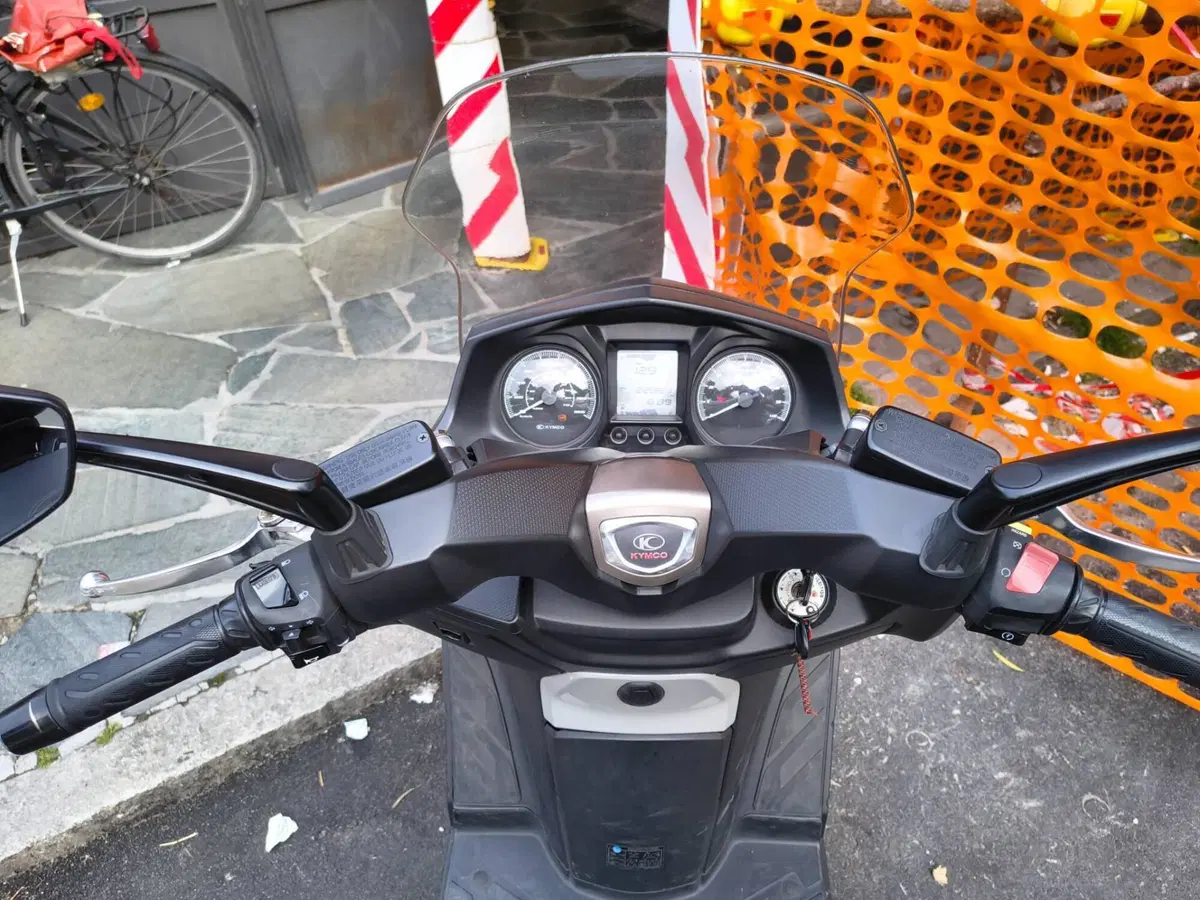 Kymco X-Town 300i City (2021 - 25) (6)