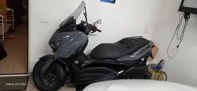 Yamaha X-Max 300 Tech Max (2021 - 24) usata