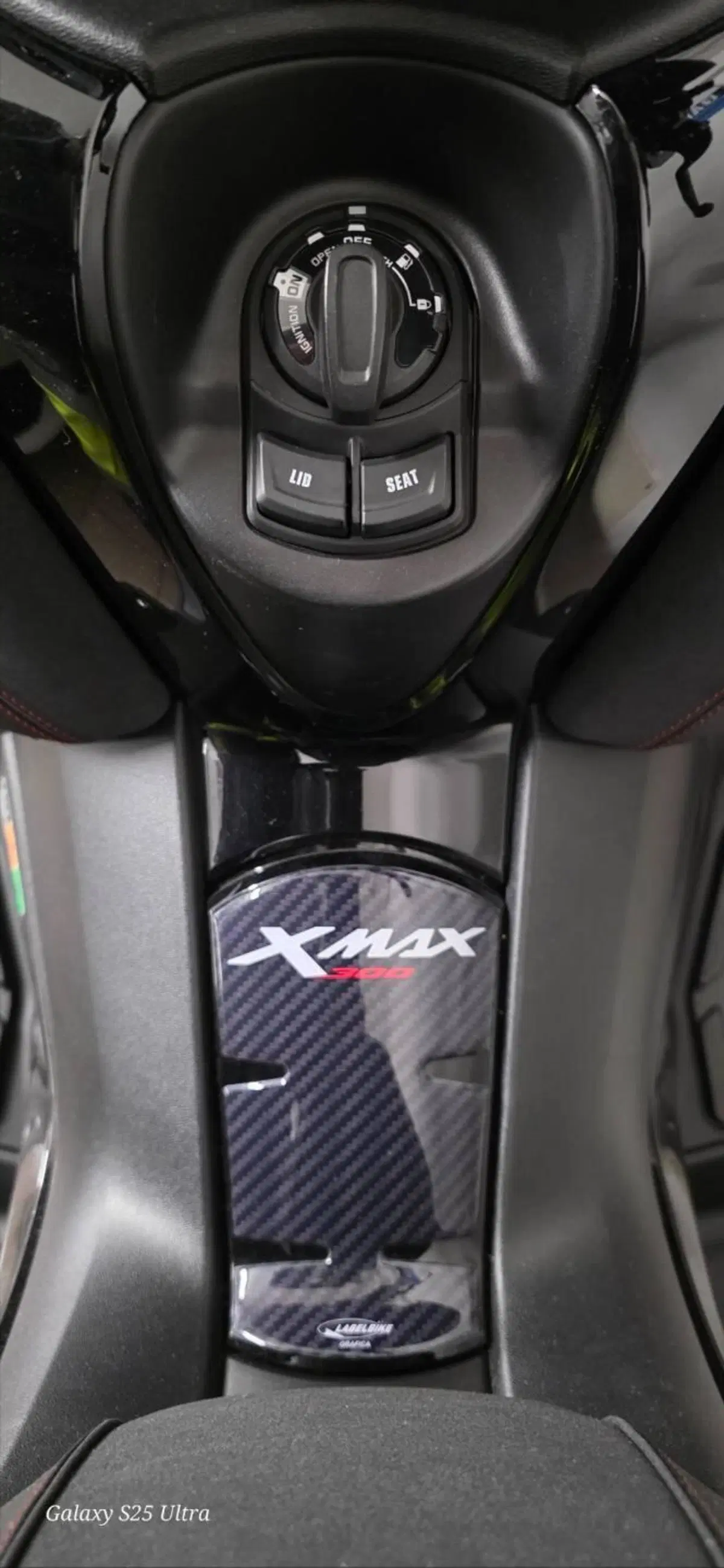 Yamaha X-Max 300 Tech Max (2021 - 24) (8)