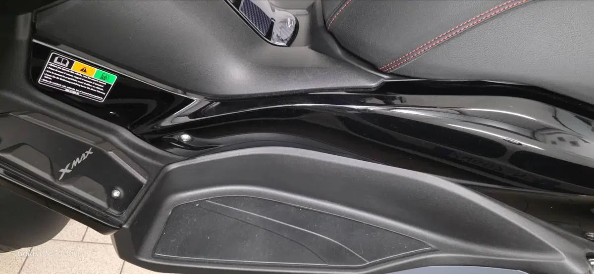 Yamaha X-Max 300 Tech Max (2021 - 24) (10)
