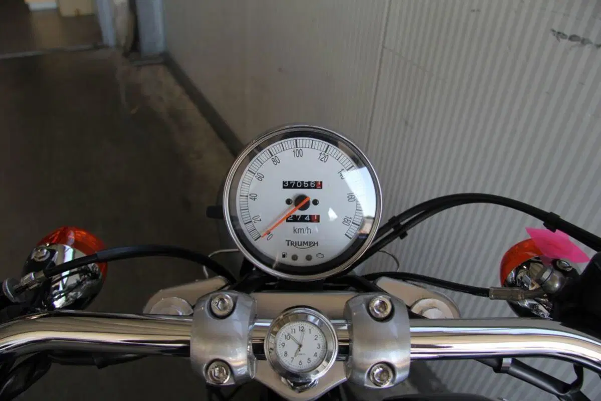 Triumph Speedmaster 865 (2005 - 10) (5)