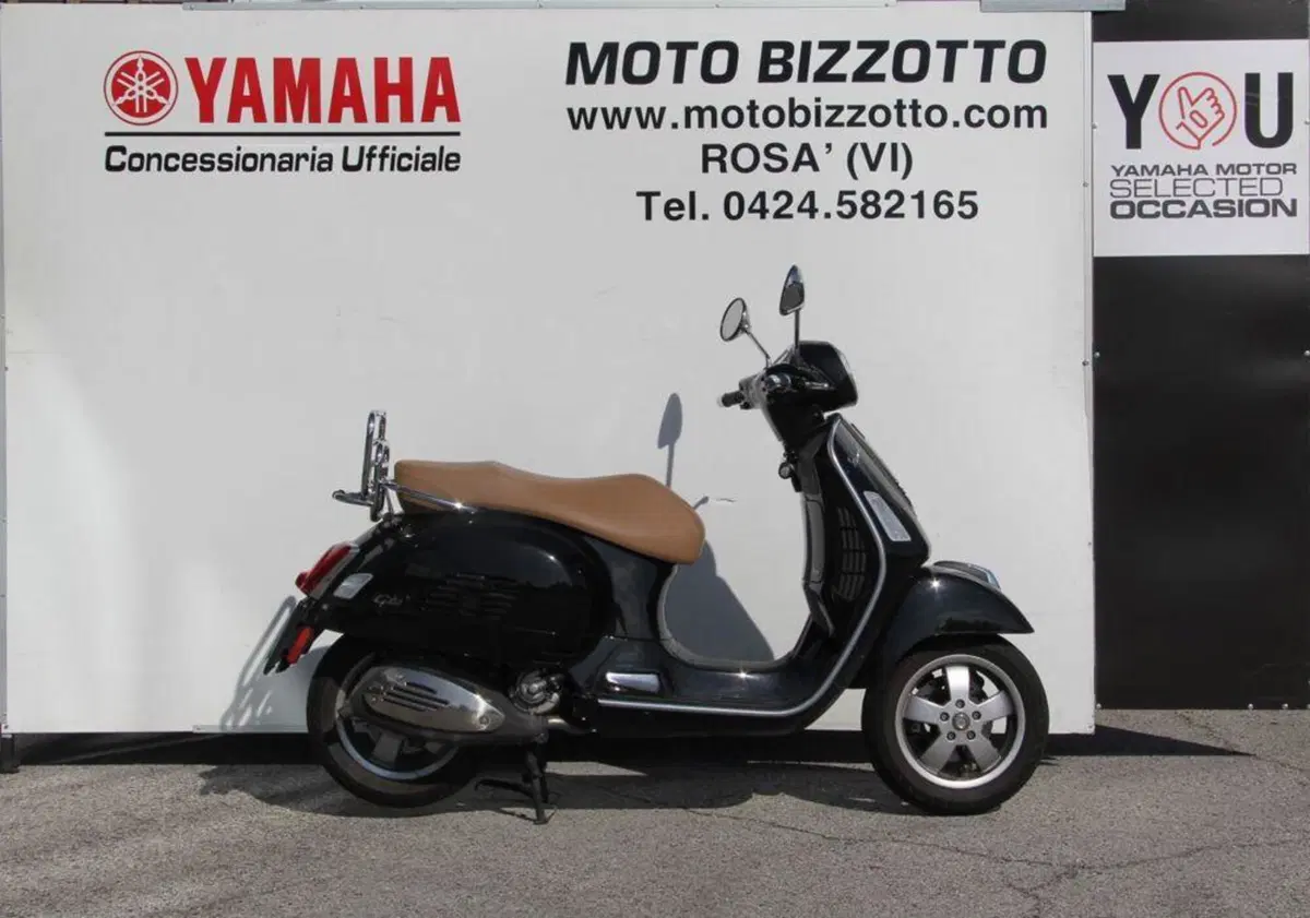 Vespa GTS 300 Hpe (2019)