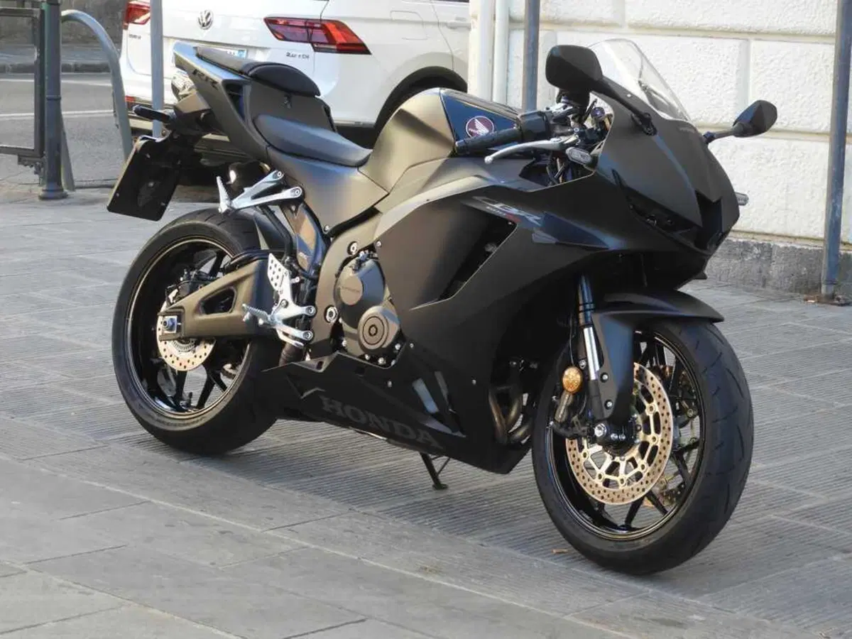 Honda CBR 600 RR (2024 - 26) (2)