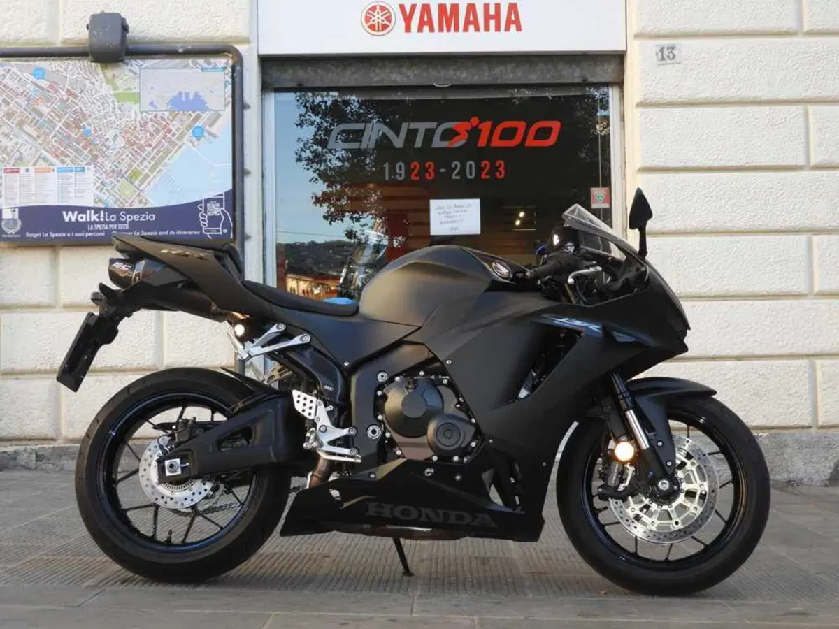 Honda CBR 600 RR (2024 - 26)