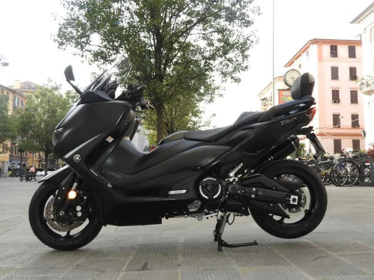 Yamaha T-Max 560 (2020 - 21) (4)
