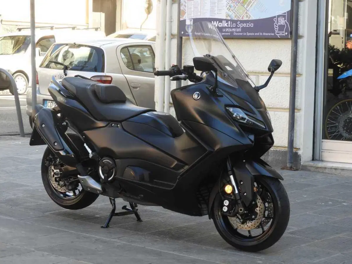 Yamaha T-Max 560 (2022 - 24) (2)