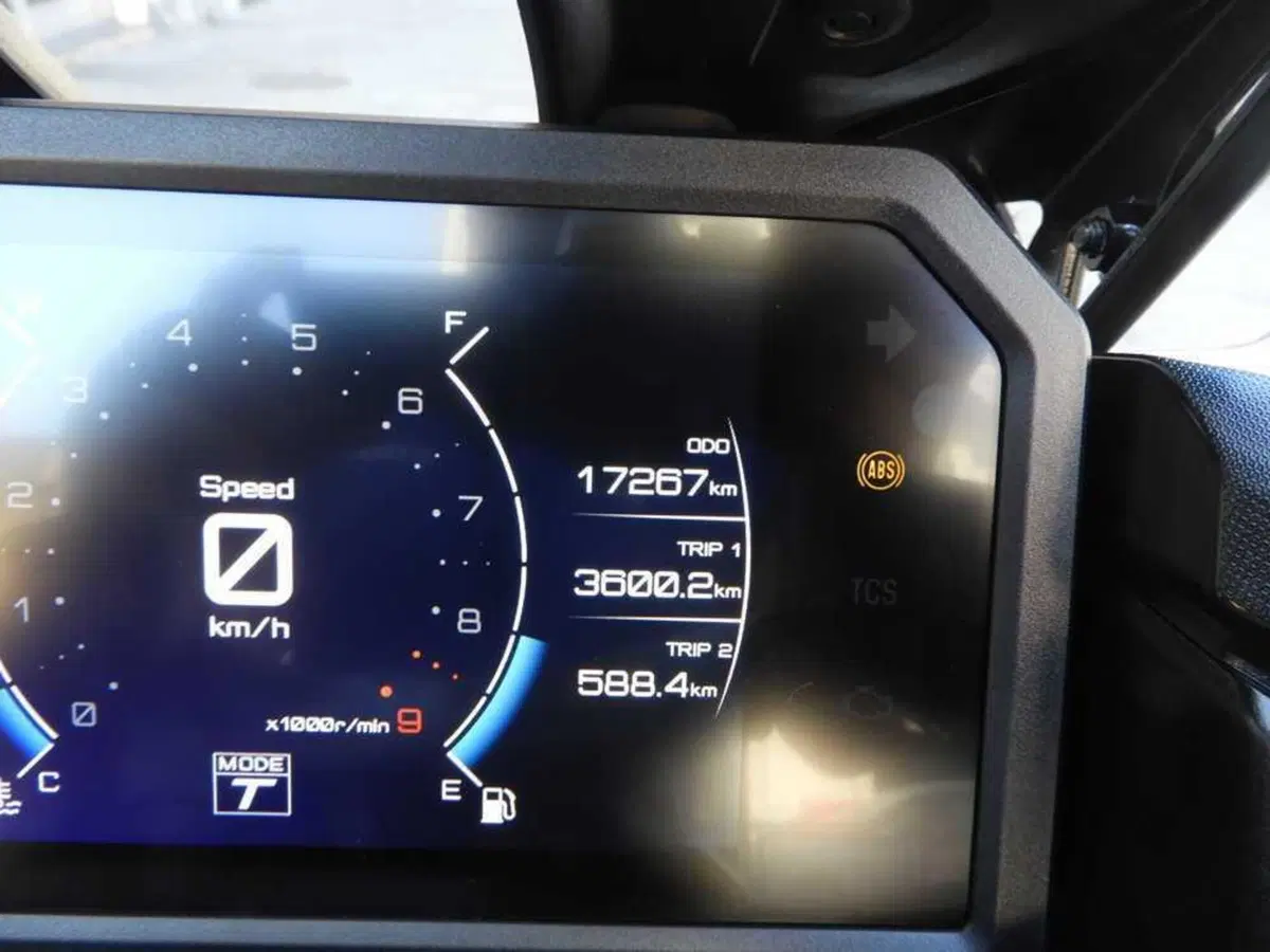 Yamaha T-Max 560 (2022 - 24) (5)