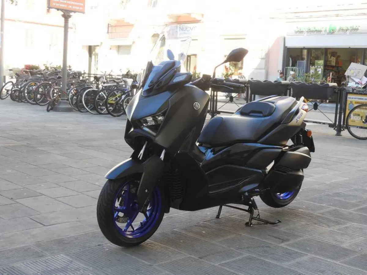 Yamaha X-Max 300 (2021 - 24) (3)