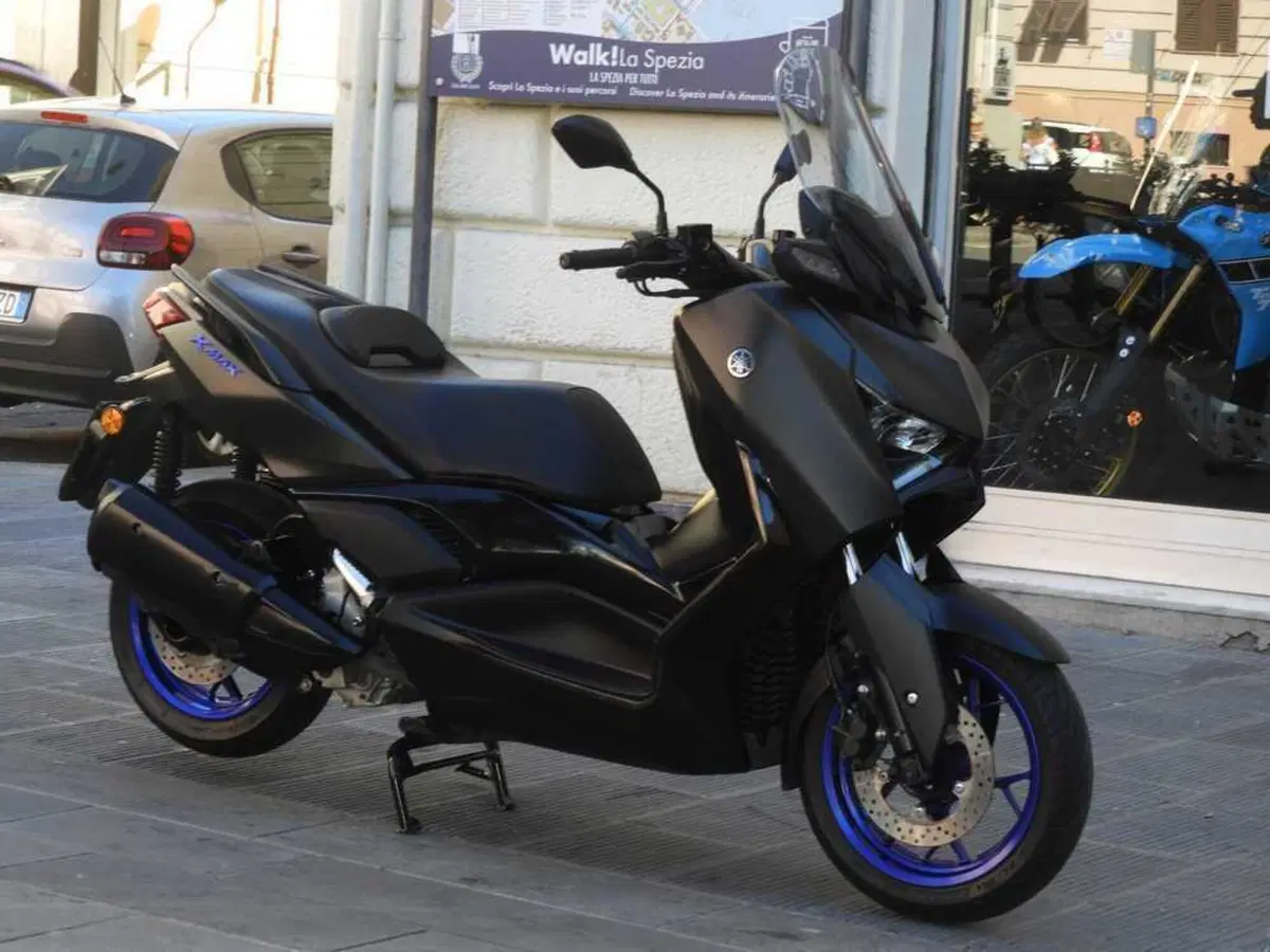 Yamaha X-Max 300 (2021 - 24) (2)