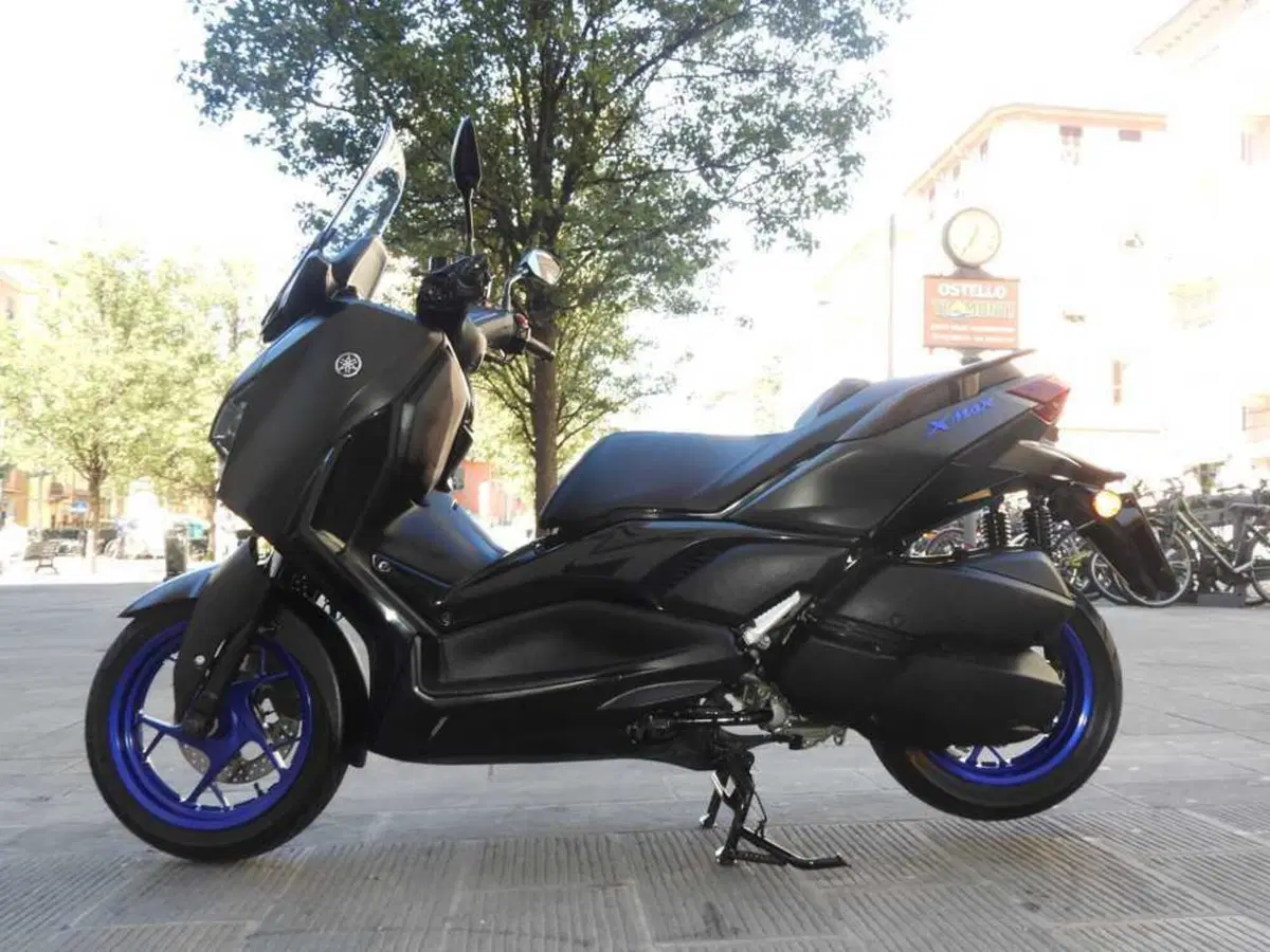 Yamaha X-Max 300 (2021 - 24) (4)