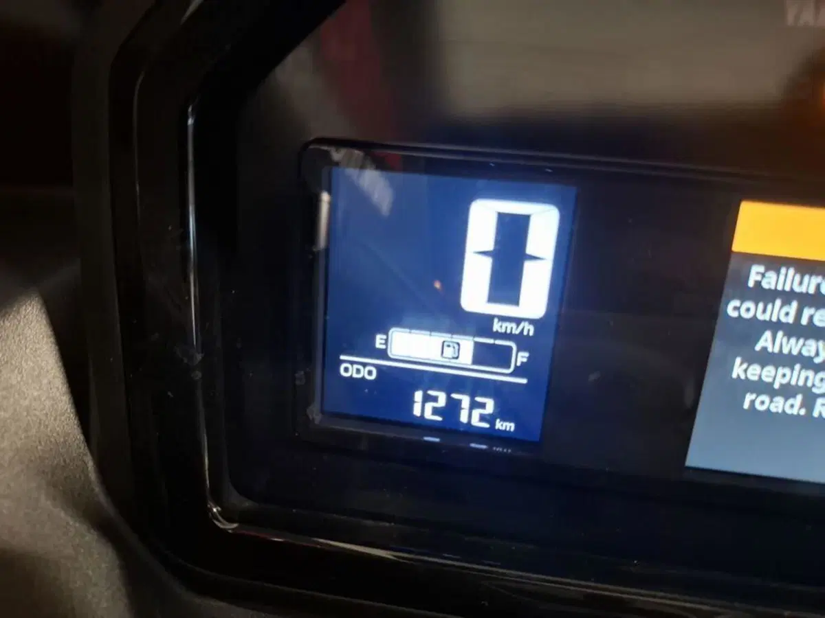 Yamaha X-Max 300 (2025 - 26) (7)