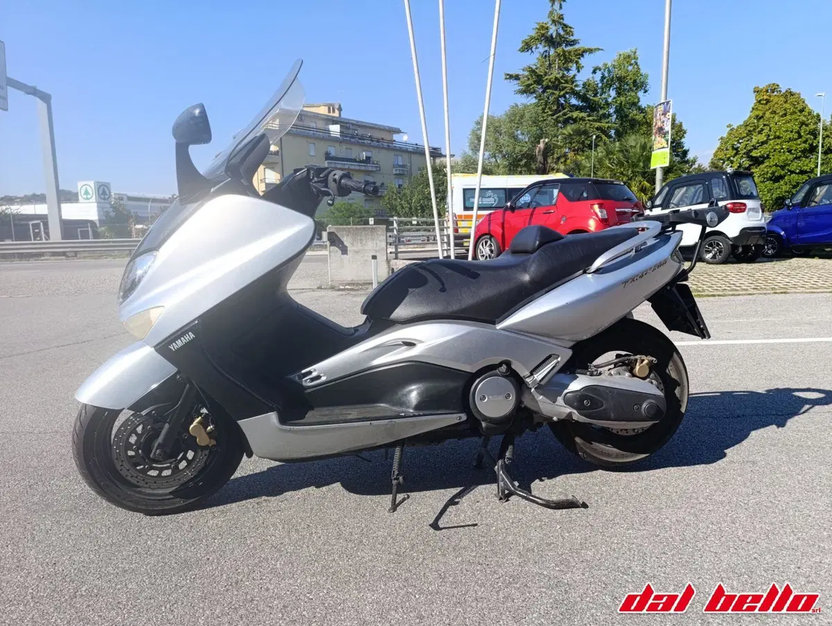 Yamaha T-Max 500 (2001 - 03) (3)