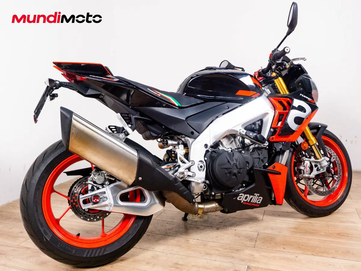 Aprilia Tuono V4 Factory (2015 - 17) (3)