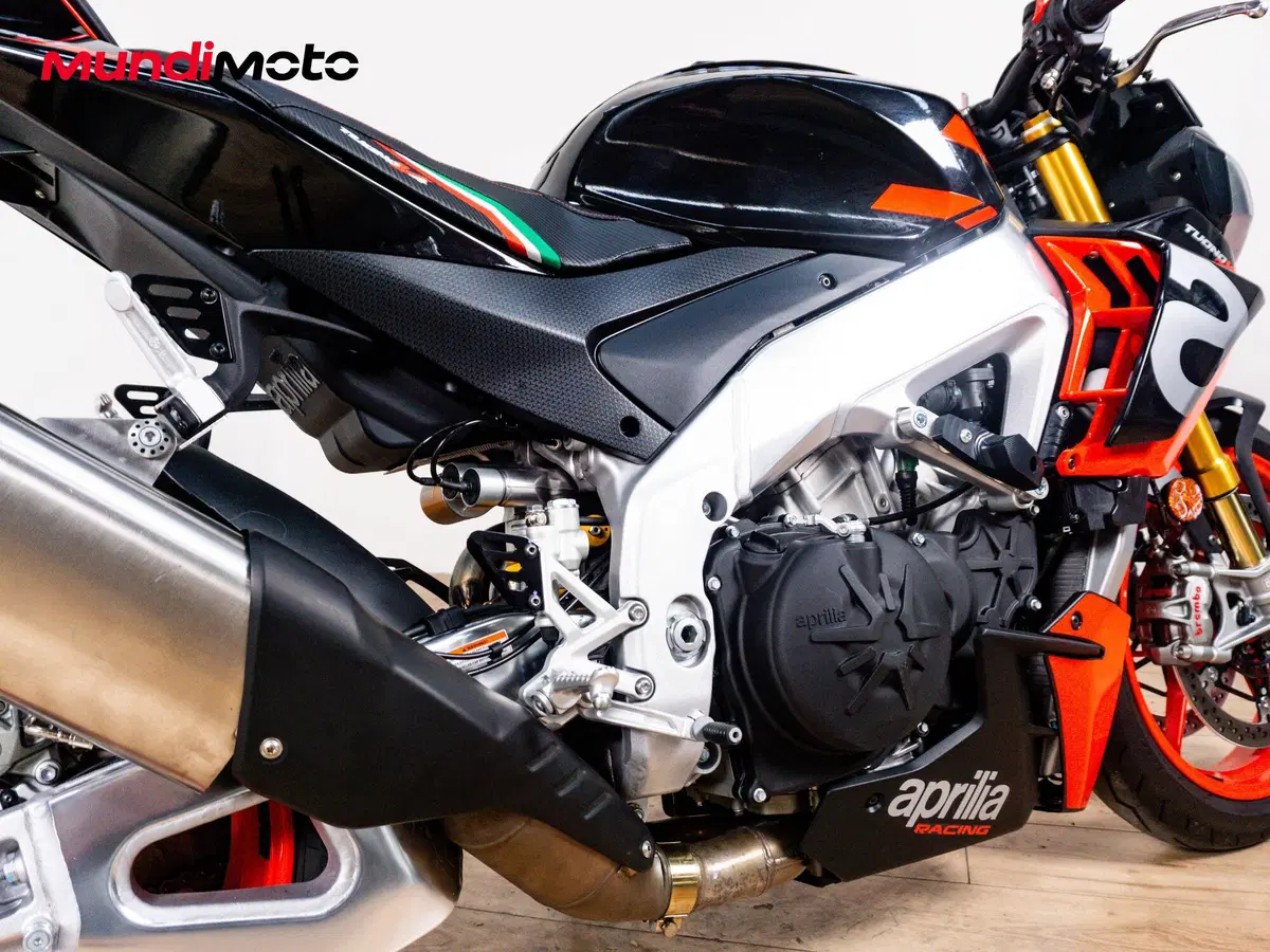 Aprilia Tuono V4 Factory (2015 - 17) (4)