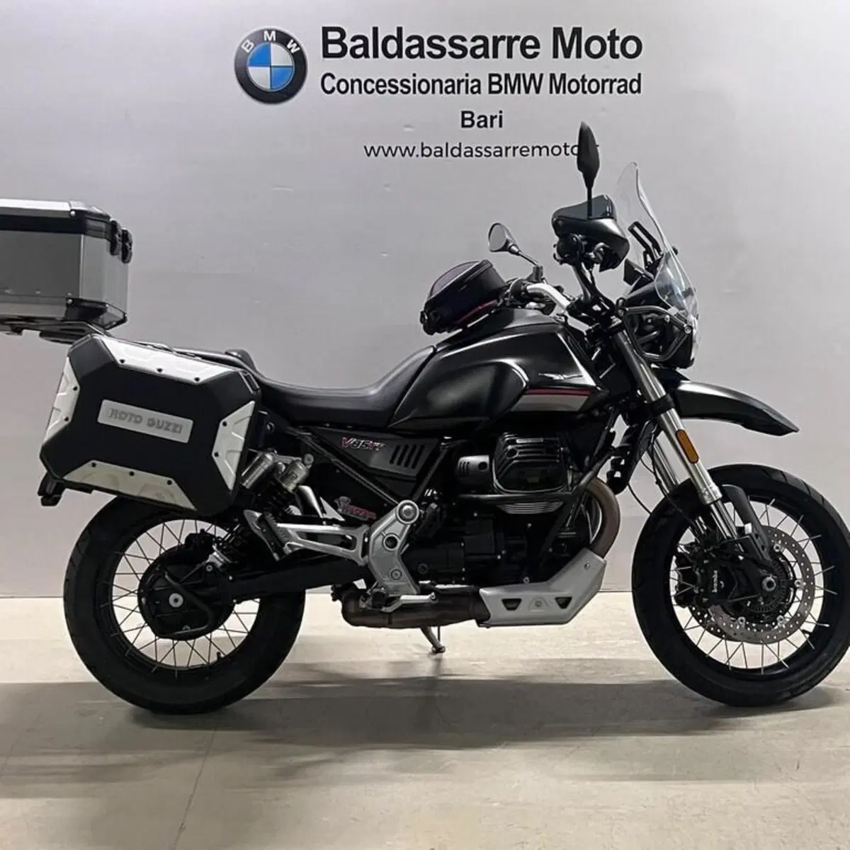 Moto Guzzi V85 TT (2021 - 23) (4)