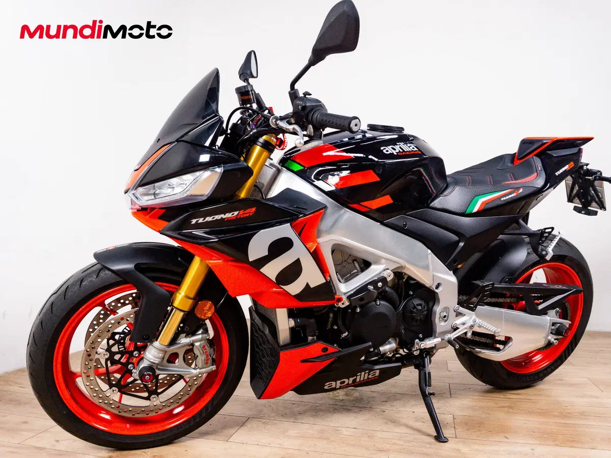 Aprilia Tuono V4 Factory (2015 - 17) (8)